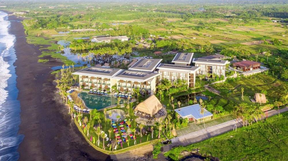 Wyndham Tamansari Jivva Resort
