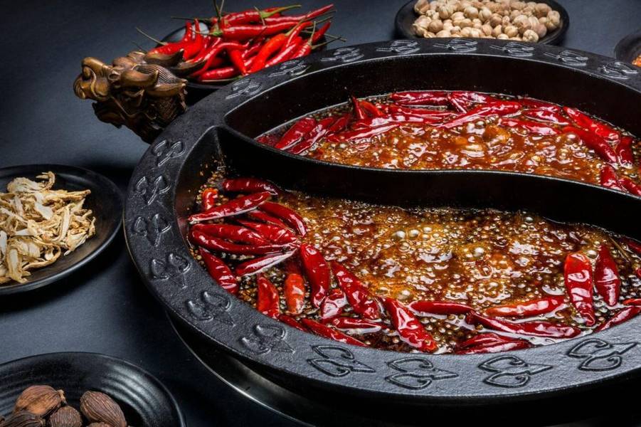 Lẩu là món ăn đặc trưng trong ẩm thực Tứ Xuyên