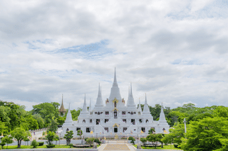 วัดอโศการาม: สถานที่ท่องเที่ยวที่ห้ามพลาดในจังหวัดสมุทรปราการ, Nanthaphob N