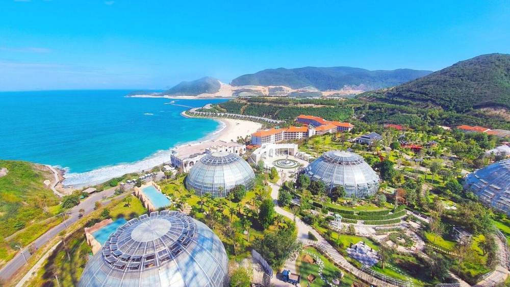 Hải Nam (Hainan) vùng Nam Trung Quốc là hòn đảo nhiệt đới lớn nhất của Trung Quốc