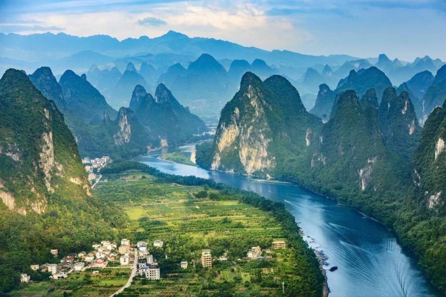Dòng sông Lệ Giang là địa điểm nổi tiếng vùng Nam Trung Quốc