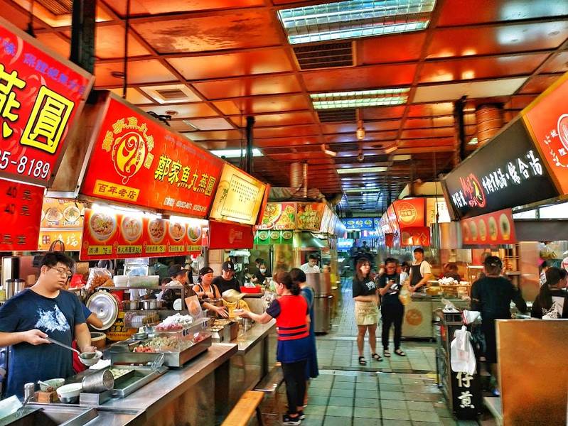 Chợ đêm Thành Hoàng Tân Trúc Đài Loan là nơi bạn có thể thưởng thức các món ăn truyền thống với hương vị xưa được lưu giữ qua nhiều thế hệ. 