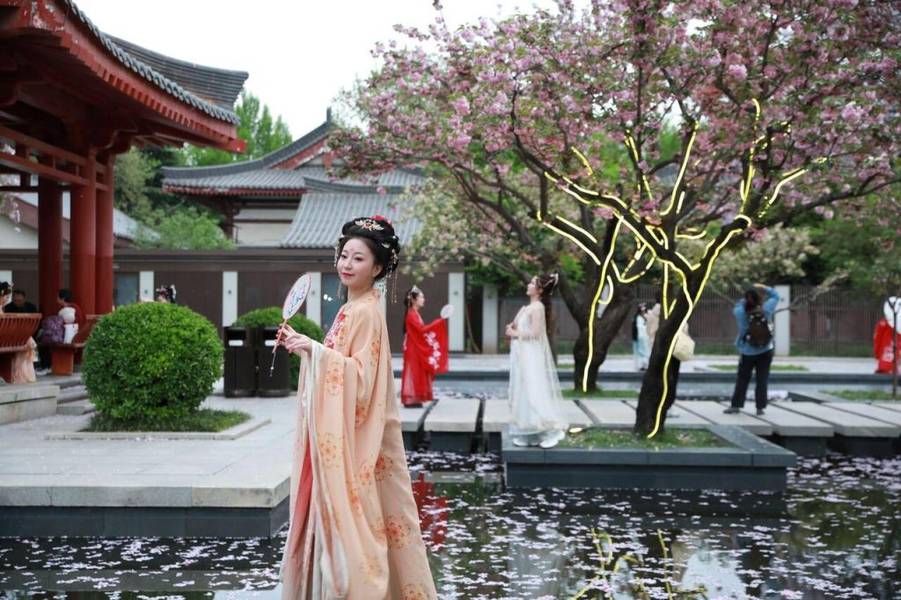 Hán phục là trang phục truyền thống lâu đời trong văn hóa Trung Quốc