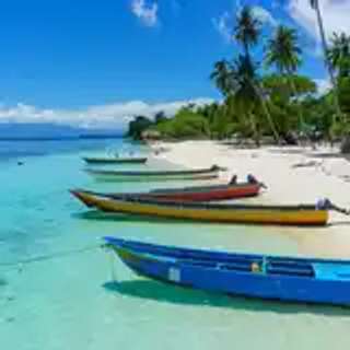 10 Pantai di Raja Ampat dengan Pemandangan yang Eksotis, Mas Bellboy