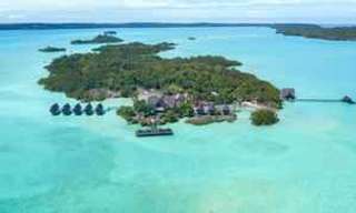 Pesona Pulau Kakaban dan Rekomendasi Hotel Sekitarnya, Mas Bellboy