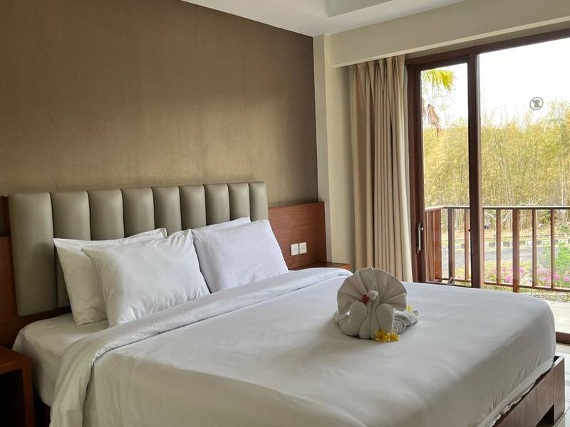 New Kuta Hotel by Lorin
