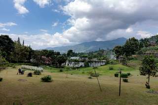 10 Hotel 200 Ribuan Dekat Taman Safari, Mas Bellboy