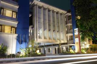 10 Hotel 200 Ribuan Dekat Stasiun Solo Balapan , Mas Bellboy