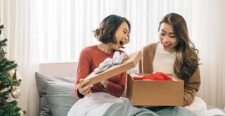 Rekomendasi Hadiah Ulang Tahun untuk Teman Perempuan, Travel Bestie