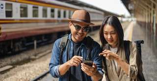 Cara Naik Kereta Commuter Line Pakai Gopay, Travel Bestie