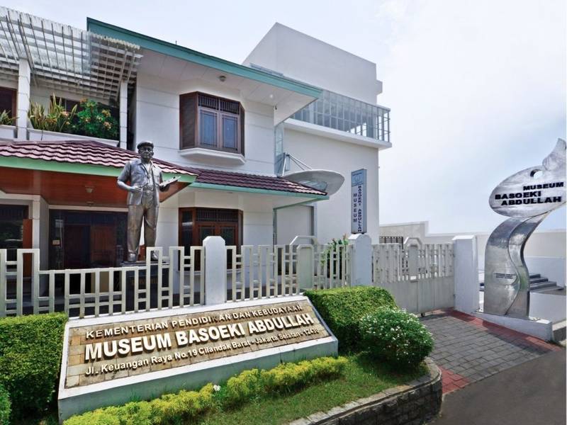 Rekomendasi Tempat Wisata Dekat Lebak Bulus