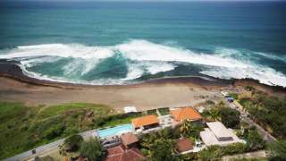 Pesona Pantai Pererenan dan Rekomendasi Hotel Sekitarnya, Mas Bellboy
