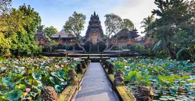 Menyelami Keindahan dan Sejarah Ubud Water Palace, Xperience Team