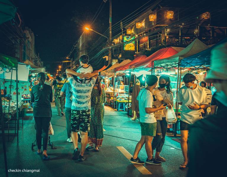 ถนนคนเดินวัวลายสตรีทฟู้ด