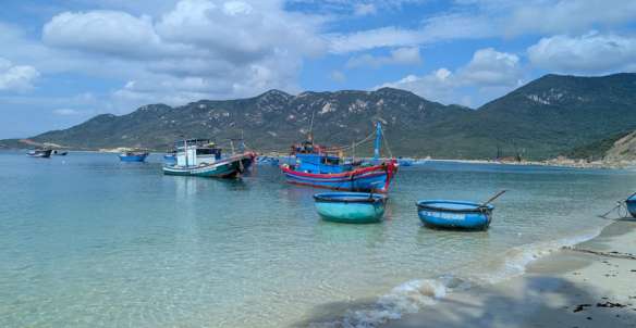 Làng chài Ninh Vân Nha Trang - Vẻ đẹp lặng thầm của xứ biển