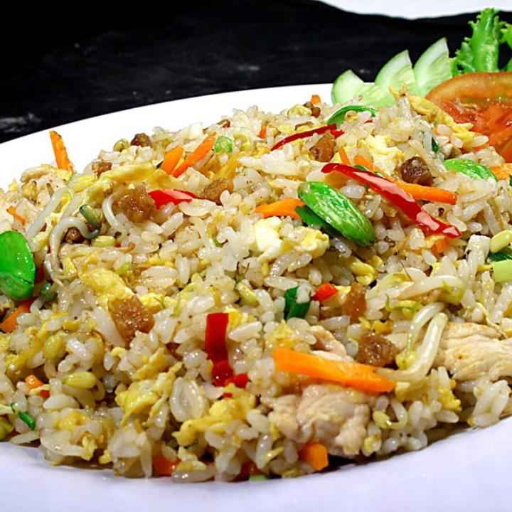 Rebus nasi goreng ikan Pallubasa