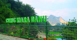 Kiara Danu Majalengka: Kolam Toska Tersembunyi di Kaki Gunung Ciremai, Travel Bestie