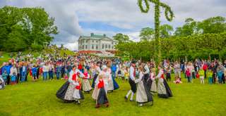 Tidak Menyeramkan, Midsommar Festival Dirayakan Dengan Gembira, Xperience Team