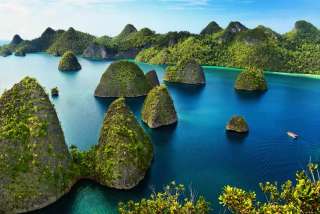 Pesona Pasir Timbul (Raja Ampat) dan Rekomendasi Hotel Sekitarnya, Mas Bellboy