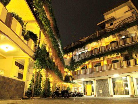 Lestari Hotel & Resto 