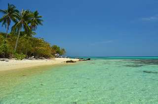 Pesona Pantai Tanjung Gelam dan Rekomendasi Hotel Sekitarnya, Mas Bellboy
