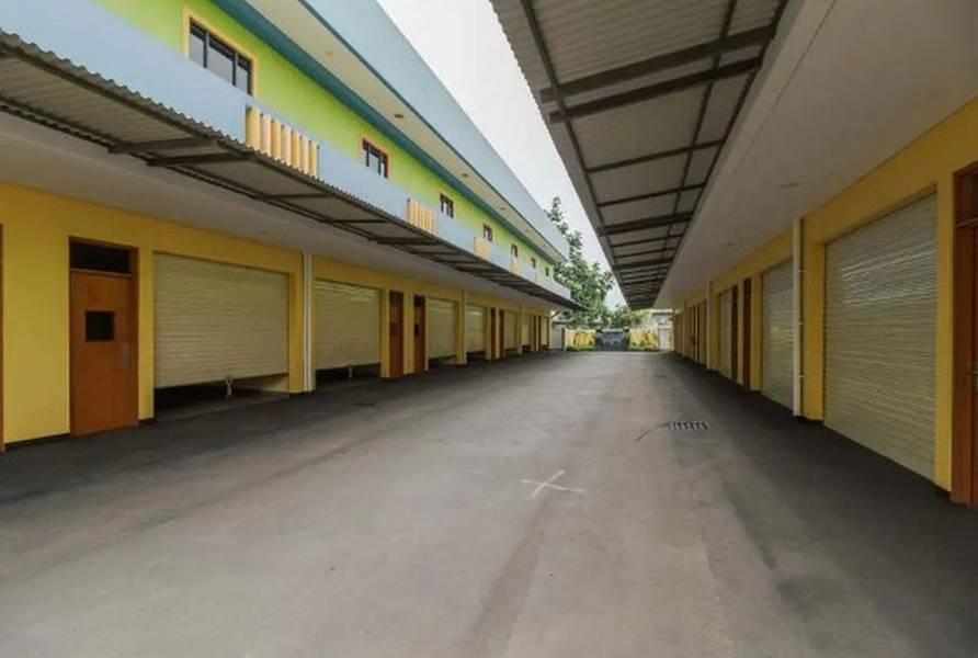 RedDoorz Plus near Dunia Fantasi Ancol