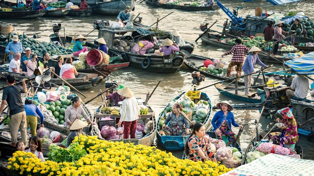 Chợ nổi miền Tây tại Phong Điền ngày Tết đến