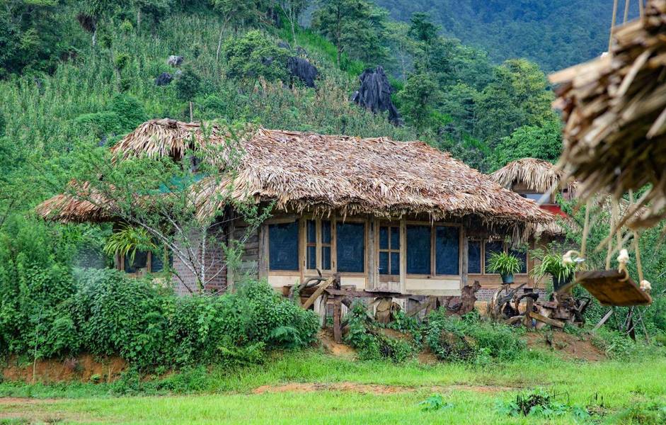 Kiến trúc nhà trình tường đặc trưng ở Sin Suối Hồ vùng núi rừng Tây Bắc