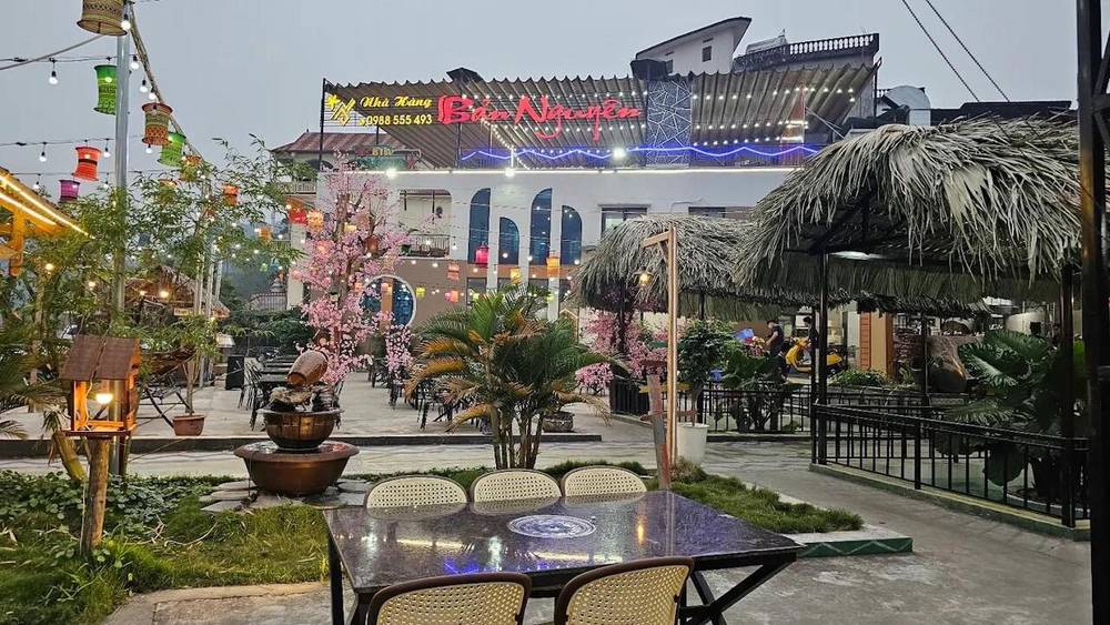 Bản Nguyên là nhà hàng Hà Giang có quy mô lớn với diện tích hơn 3000m²