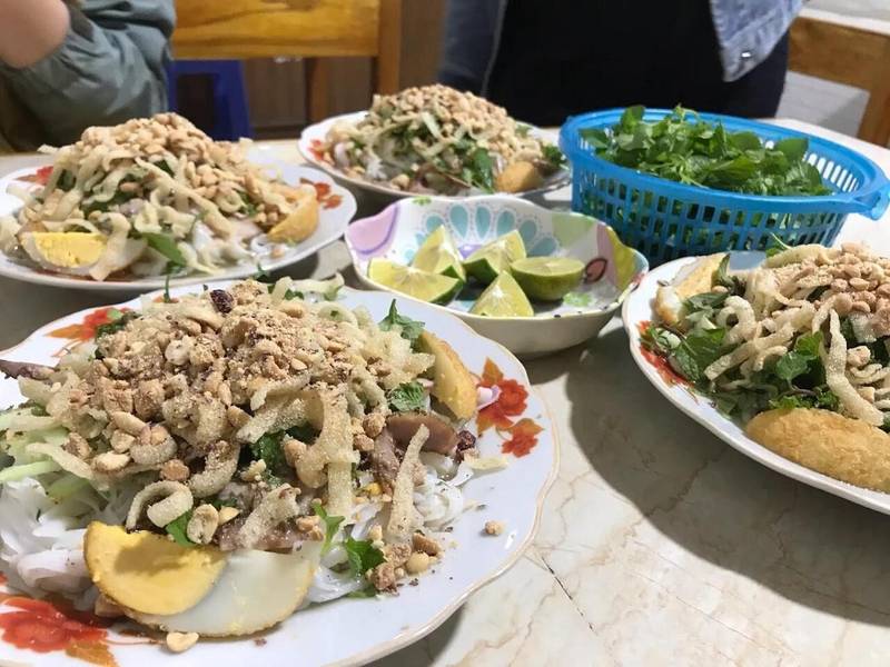 Phở chua Ly Dính là nhà hàng Hà Giang có món ăn đặc sản mang hương vị chua ngọt độc đáo