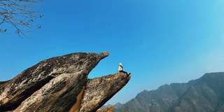 Mỏm cá heo Tà Xùa: Thiên đường mây trắng với cảnh đẹp hùng vĩ, Traveloka VN