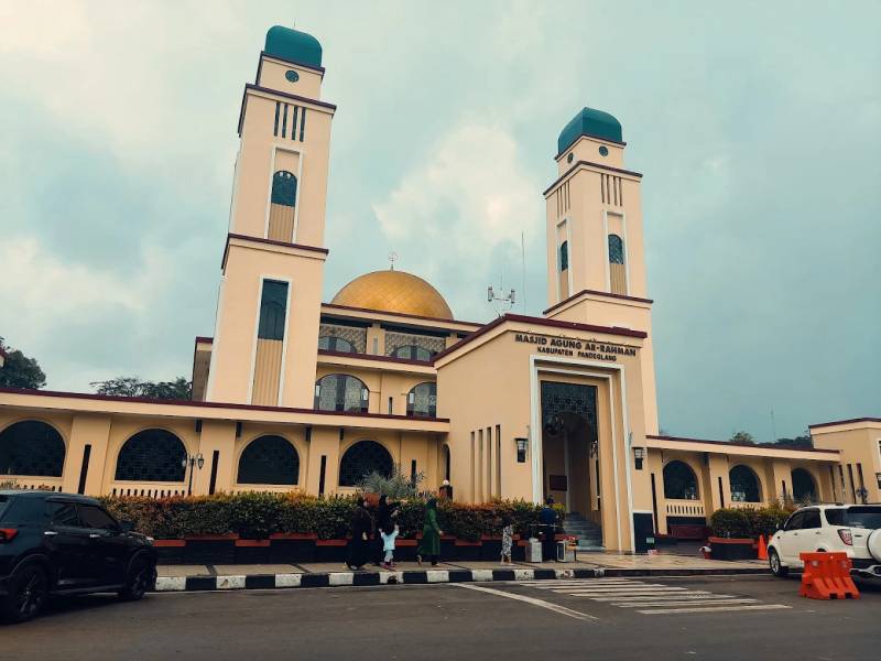 Landmark Terkenal & Tempat Wisata Dekat Pandeglang