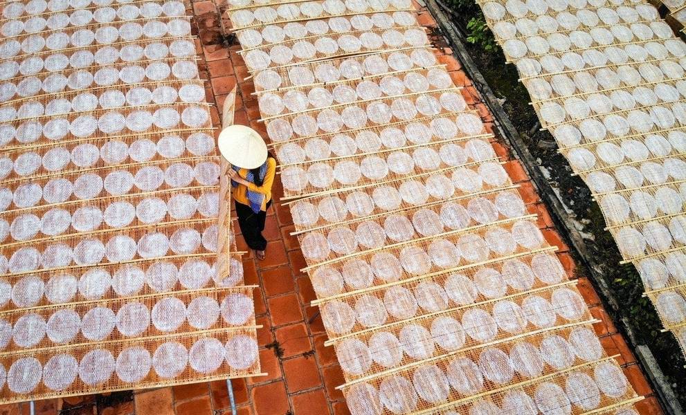 Bánh tráng Thuận Hưng là loại đặc sản miền Tây làm quà được yêu thích