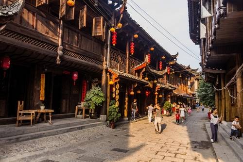 ถนนฝูหรง (芙蓉街, Furong Street) ที่เที่ยวจี่หนาน