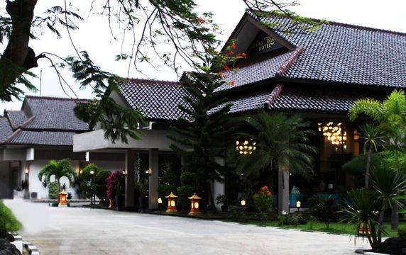 Grand Trisula Hotel City Resort