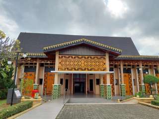 5 Suku di Lampung: Daftar Etnis dan Panduan Budayanya, Mas Bellboy