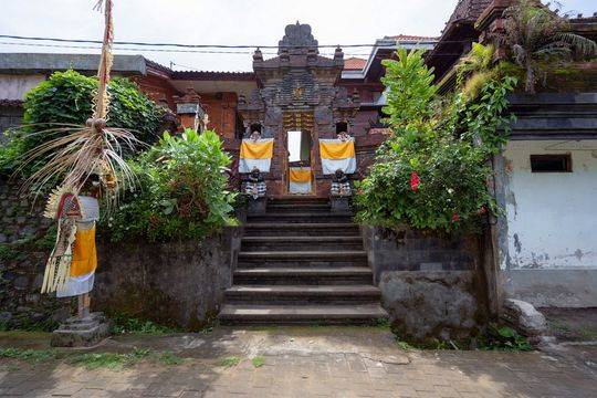 Tebluess Gianyar
