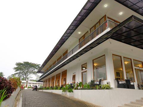 Hotel Kawi Surapatha
