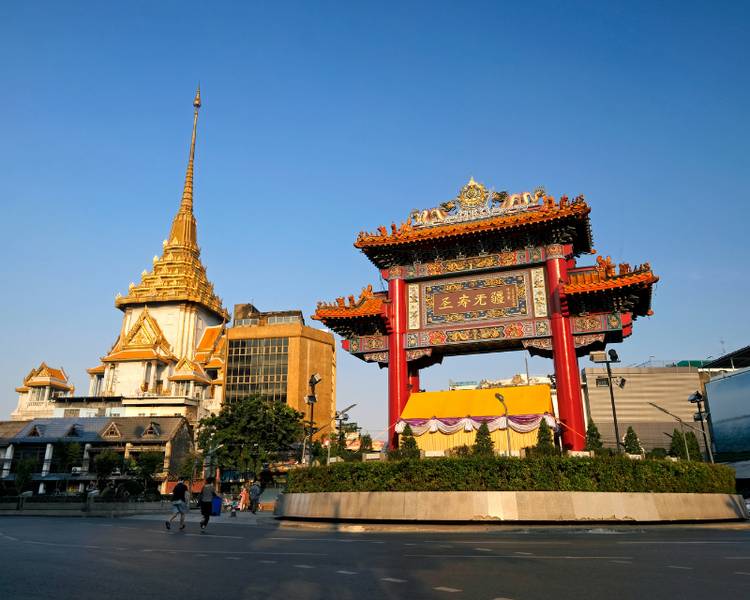 du-lich-bangkok-hap-dan-boi-cac-ngoi-chua