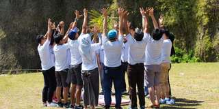 Team building là gì? Các điểm tổ chức team building lý tưởng, Traveloka VN