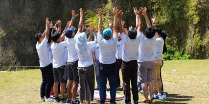 Team building là gì? Các điểm tổ chức team building lý tưởng, Traveloka VN