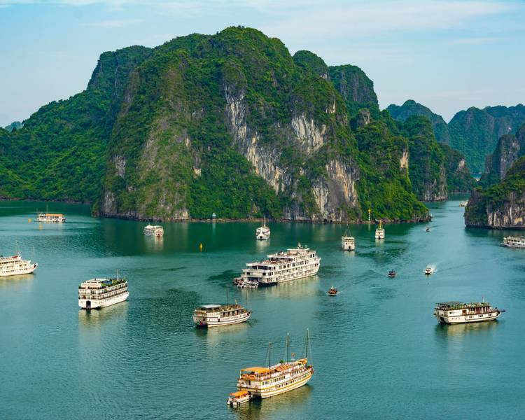 du-thuyen-vinh-ha-long