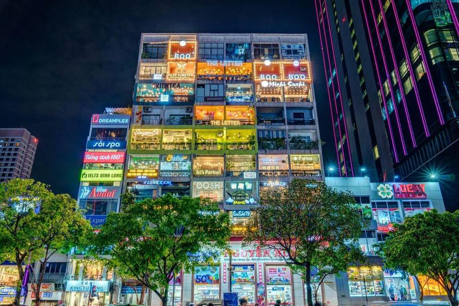 Chung cư Nguyễn Huệ là điểm check-in nổi tiếng được nhiều người yêu thích.