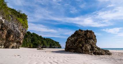 Pantai Mandala Ria: Pesona Tersembunyi di Bulukumba yang Wajib Masuk List Liburanmu, Xperience Team