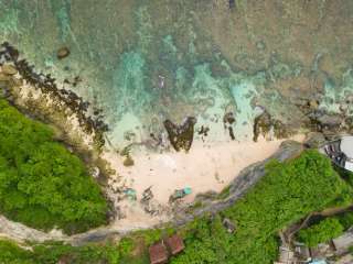 10 Villa Dekat Pantai Blue Point Bali, Mas Bellboy