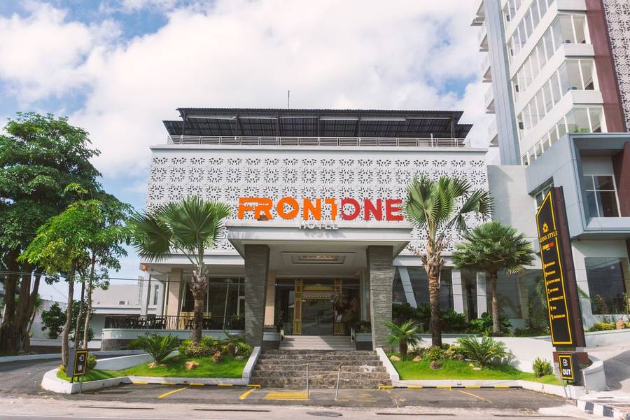 Front One Hotel Pamekasan Madura

