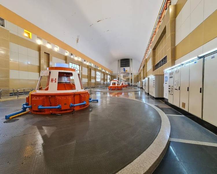 Hồ thủy điện Ialy là công trình thủy điện lớn thứ ba ở Việt Nam.