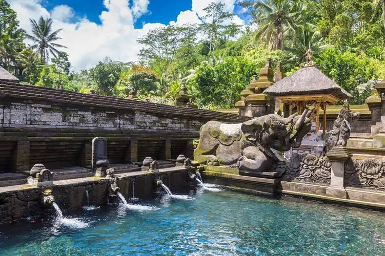  Pura Tirta Empul