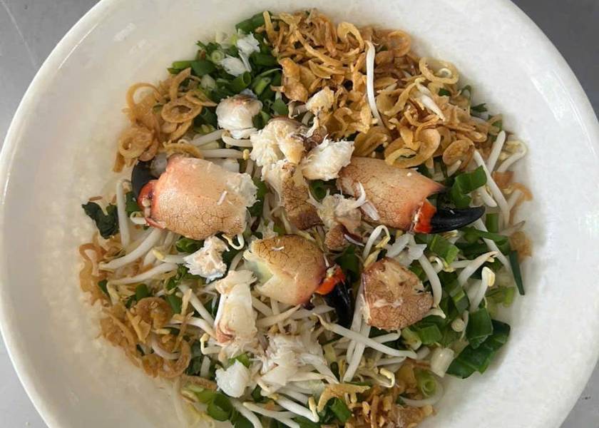 Bún cù kỳ là món độc đáo và nên trải nghiệm khi đi foodtour Hạ Long