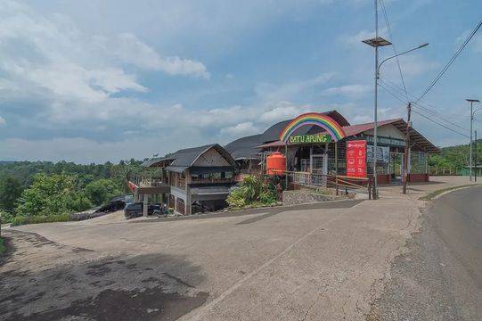 RedDoorz Resort Syariah @ Batu Apung Purwakarta
